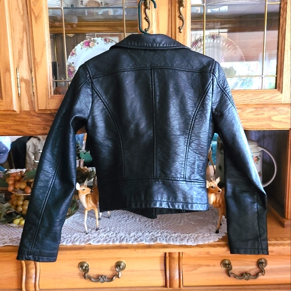 CHARLOTTE RUSSE JACKET ~🎊HP🎊 - Picture 2 of 4